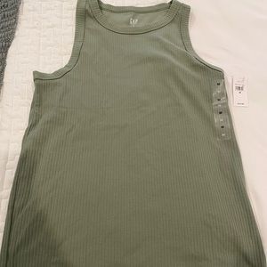 Gap tank top size medium
